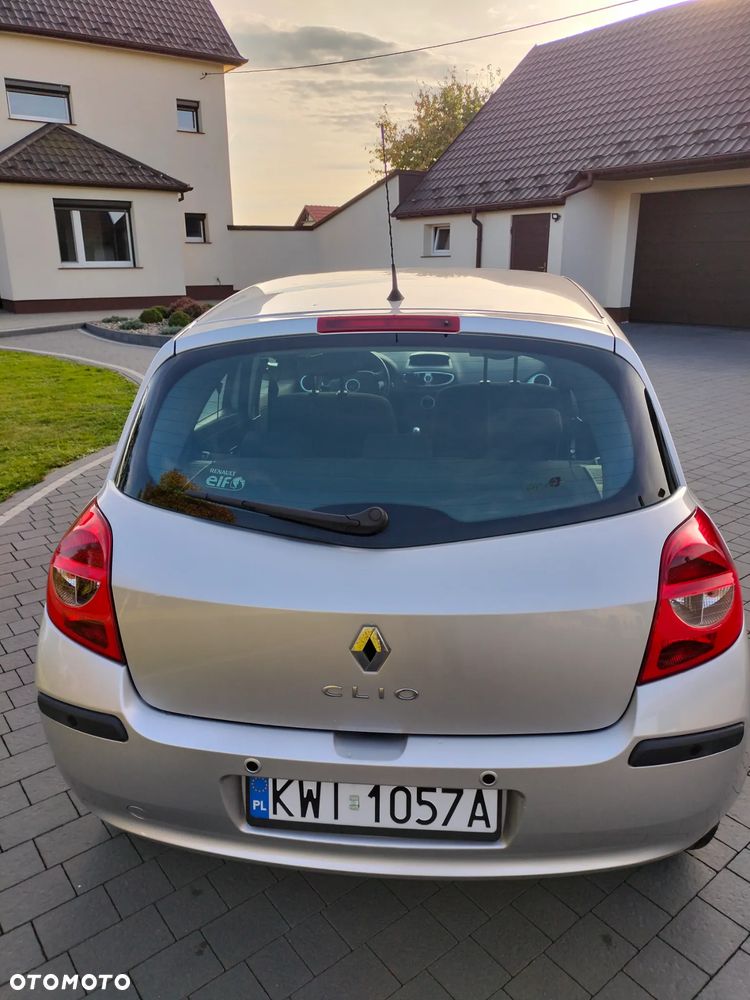 Renault Clio 2007 photo 5
