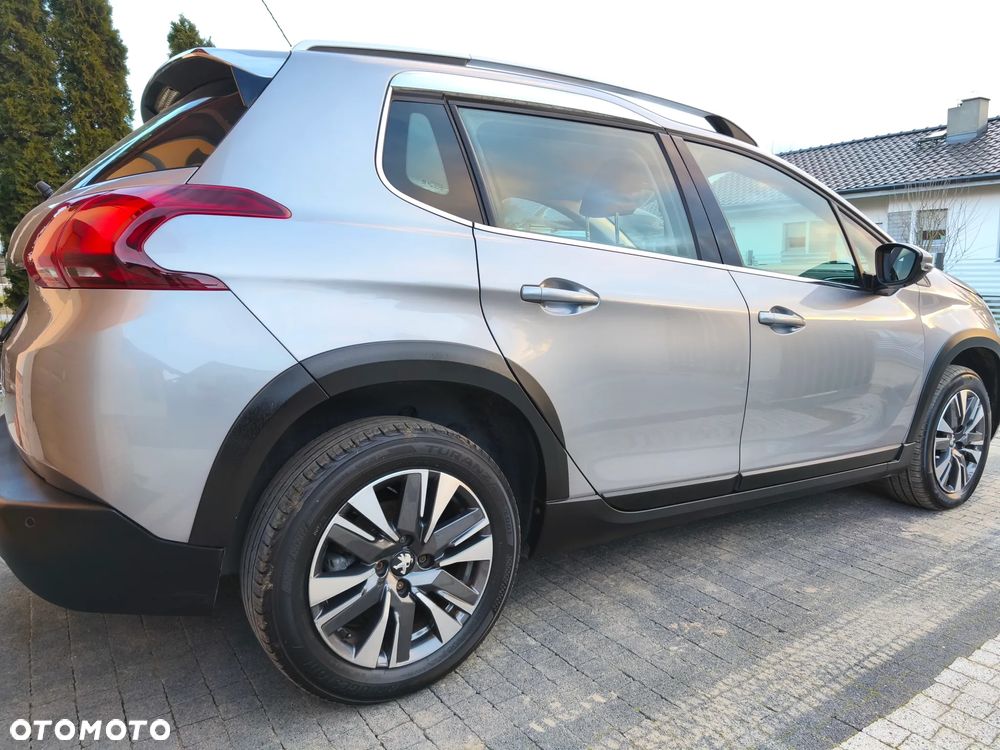 Peugeot 2008 BlueHDi FAP 120 STOP & START GT-Line Edition - 10
