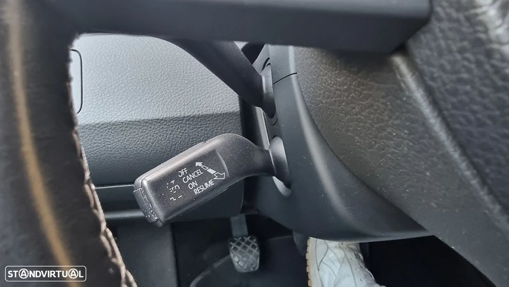 VW Passat Variant 1.6 TDI Confortline BlueMotion - 16