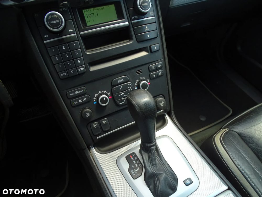 Volvo XC 90 - 9