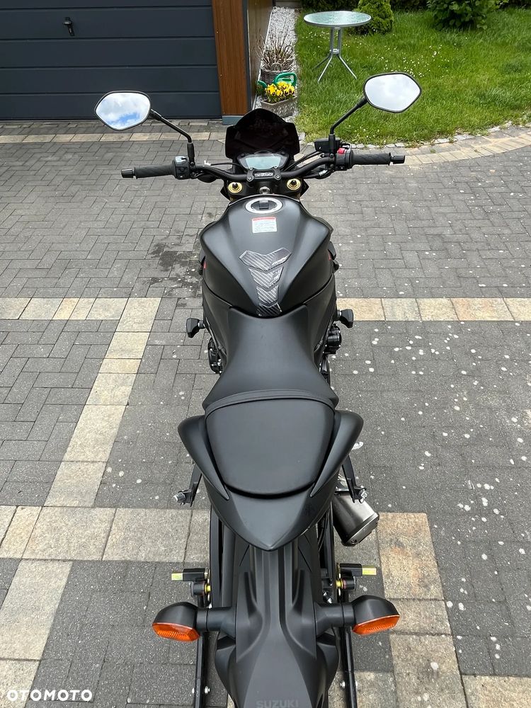 Suzuki GSX 1000 - 7