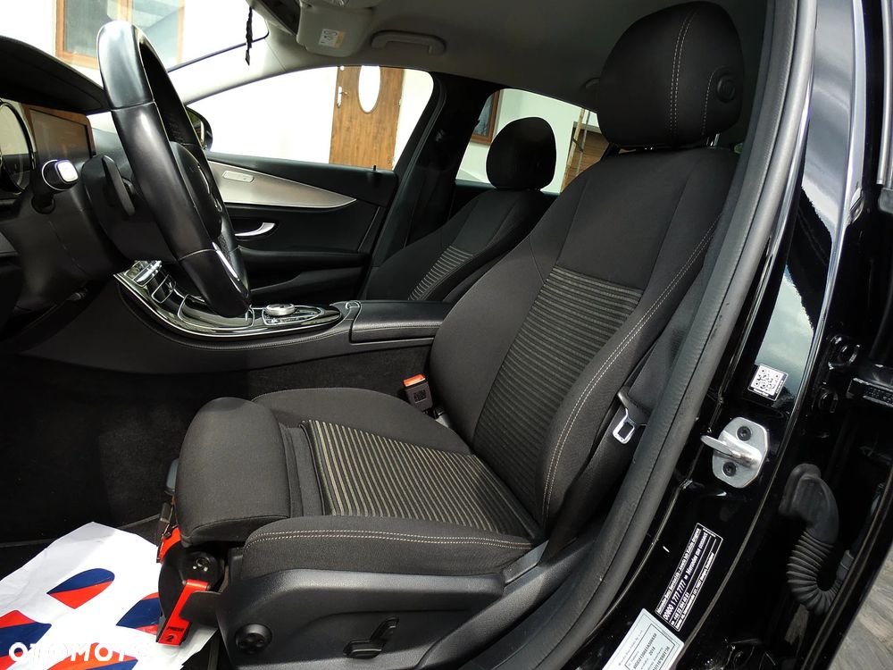 Mercedes-Benz Klasa E 220 d 4-Matic Business Edition 9G-TRONIC - 24