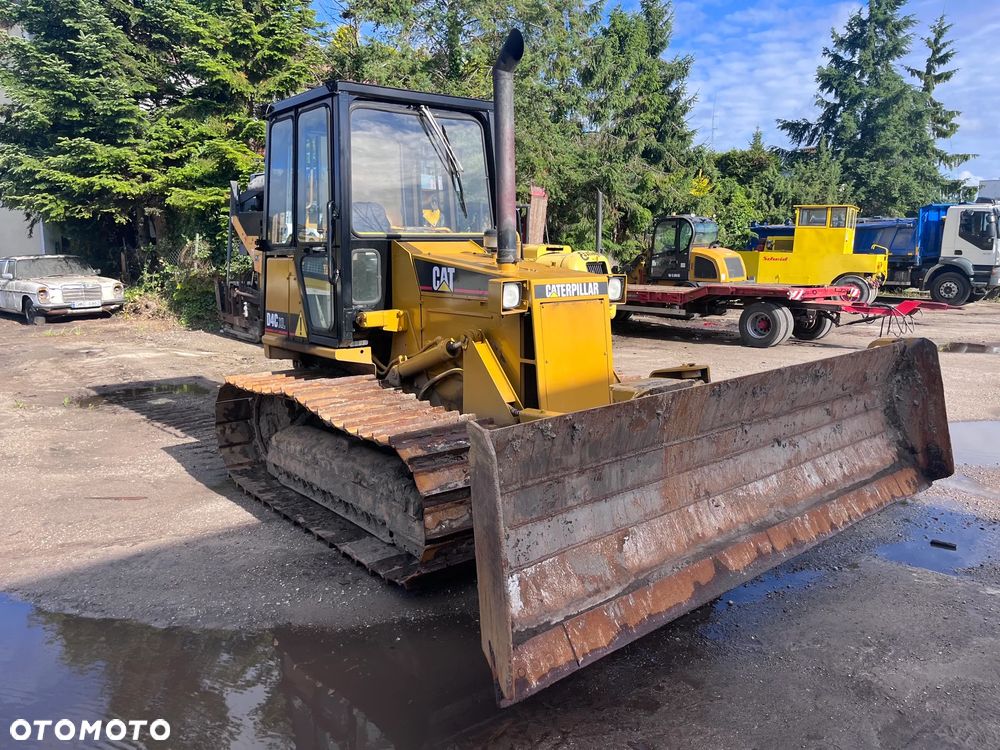 Caterpillar D4C - 2