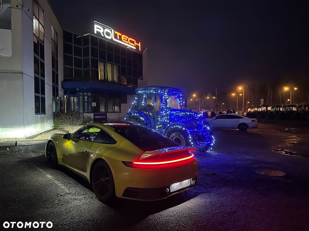 Porsche 911 Carrera 4S - 22