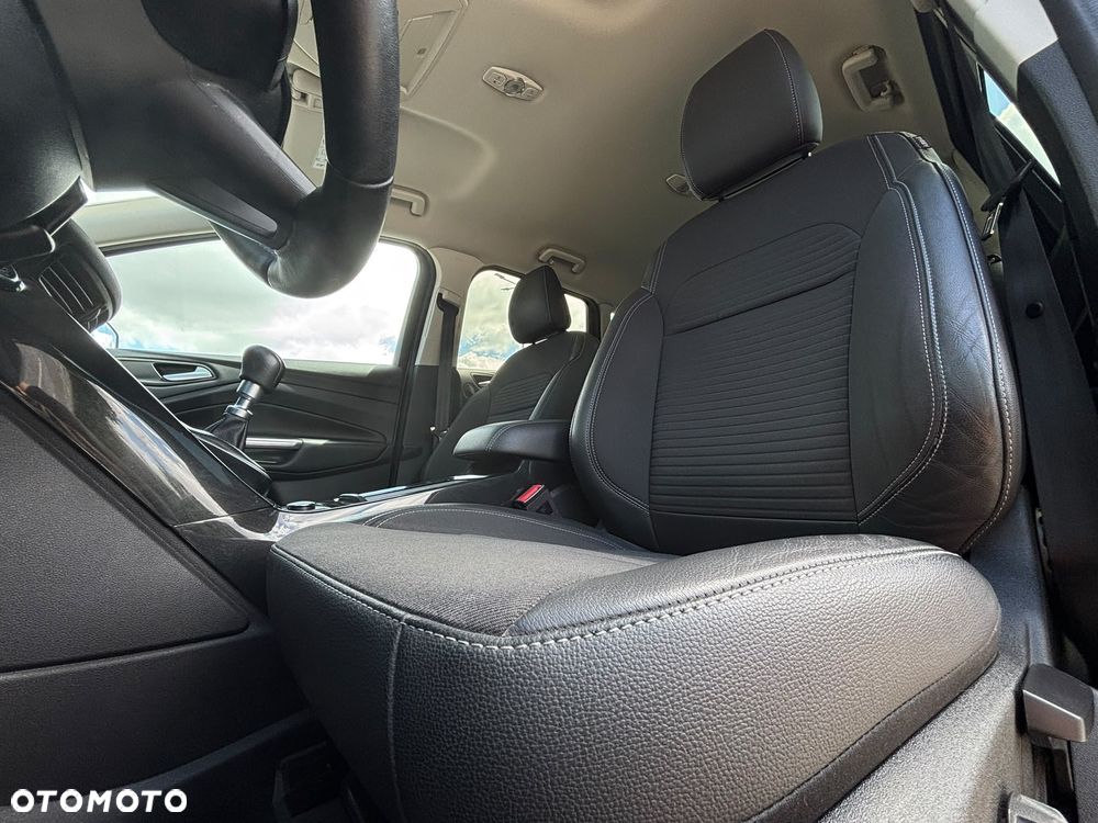 Ford Kuga 2.0 TDCi AWD Titanium - 34