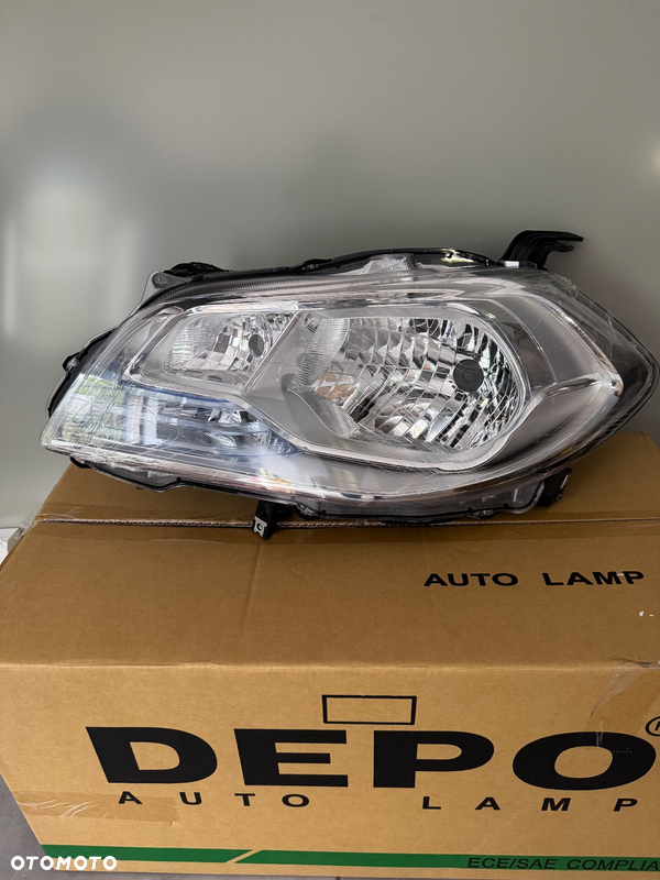 Suzuki sx-4 s-cross reflektor lewy przód