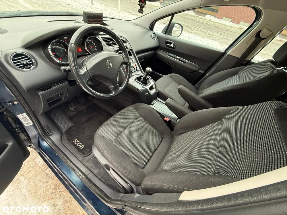 Peugeot 5008 - 24