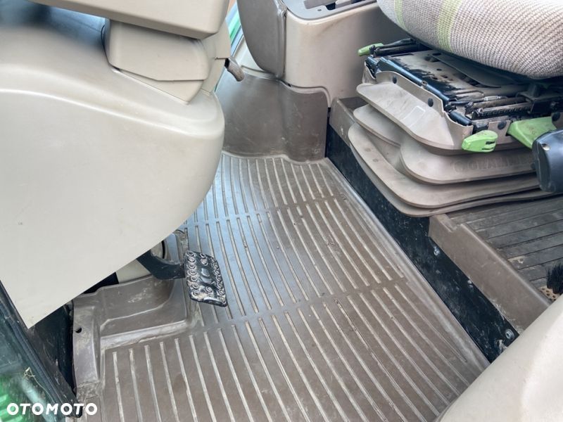 John Deere 5100 R Ciągnik z ładowarką czołową - 8