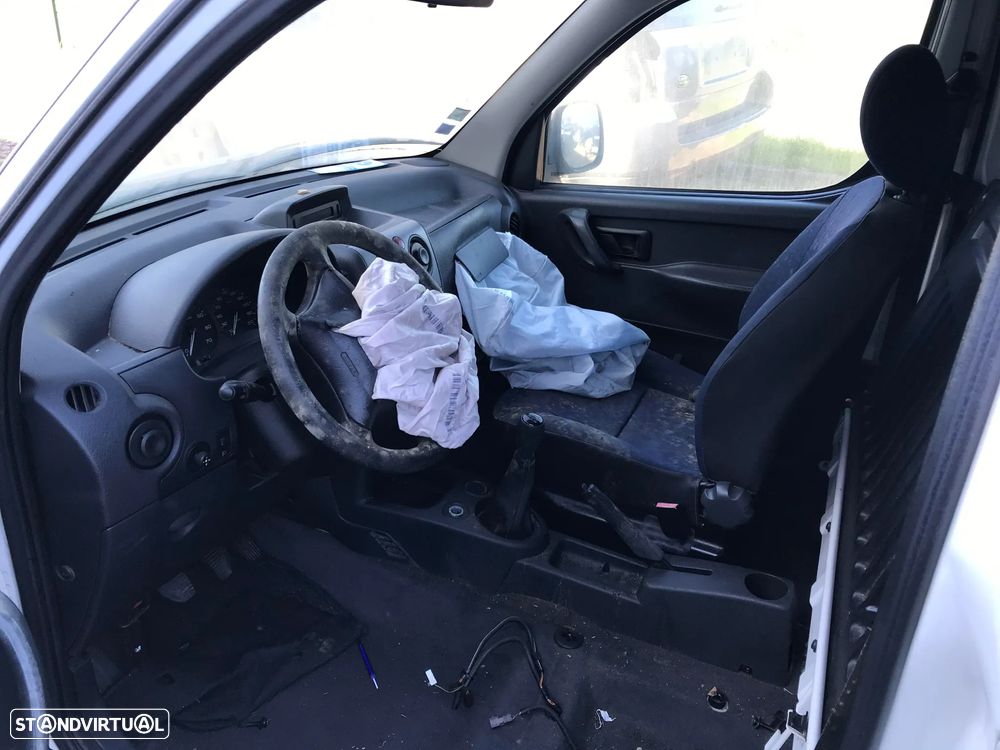 Peugeot Partner 1.6 HDI 2009 - Para Peças - 7