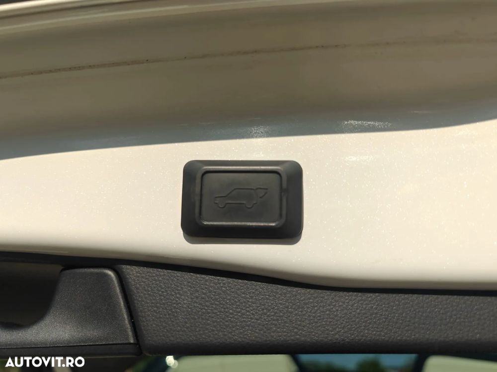 Toyota RAV4 2.5 4x4 Hybrid Style Selection - 17