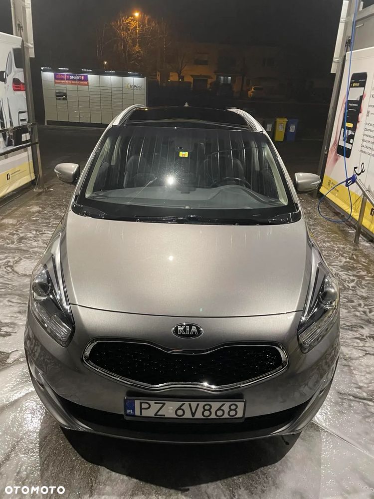 Kia Carens - 1