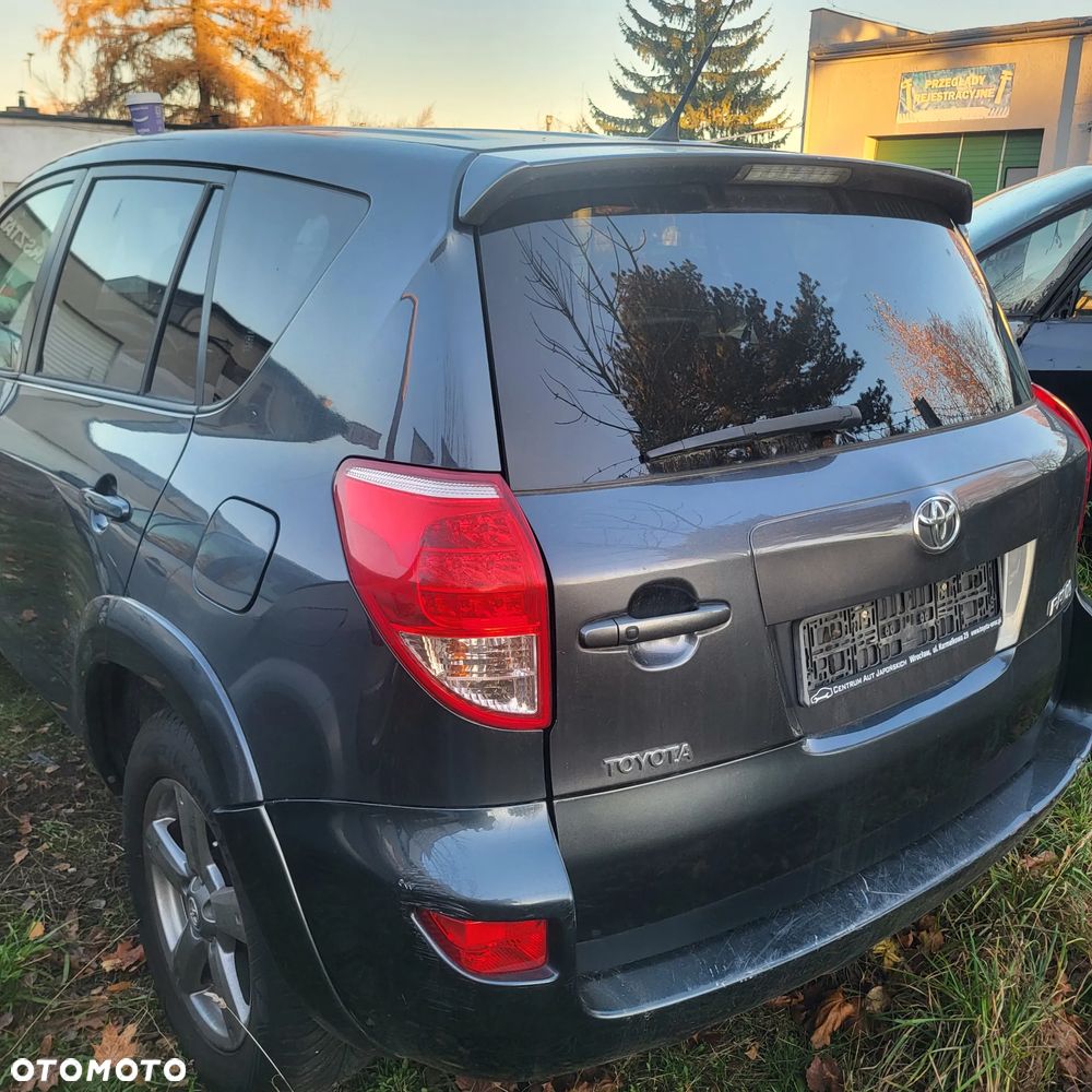 Toyota RAV4 2.2 D-4D Sol 180 - 2