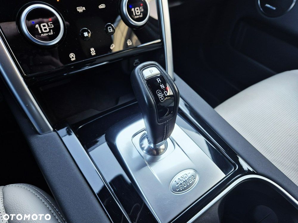 Land Rover Discovery Sport - 32