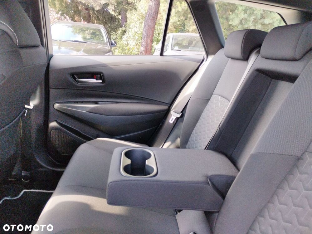 Toyota Corolla 2.0 Hybrid Comfort - 11