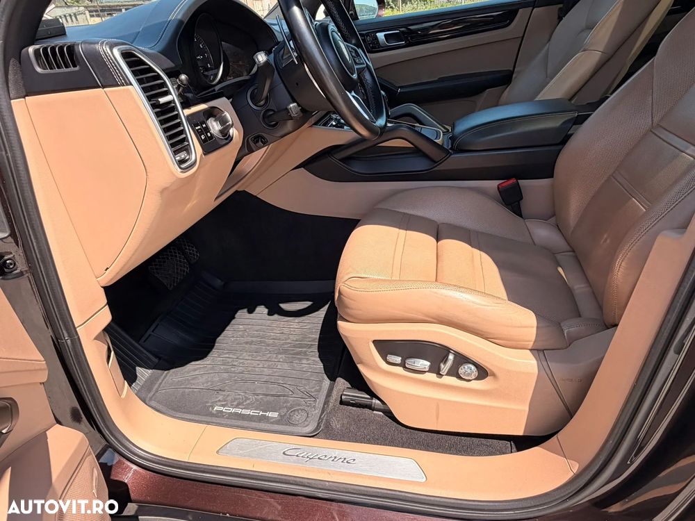 Porsche Cayenne - 18