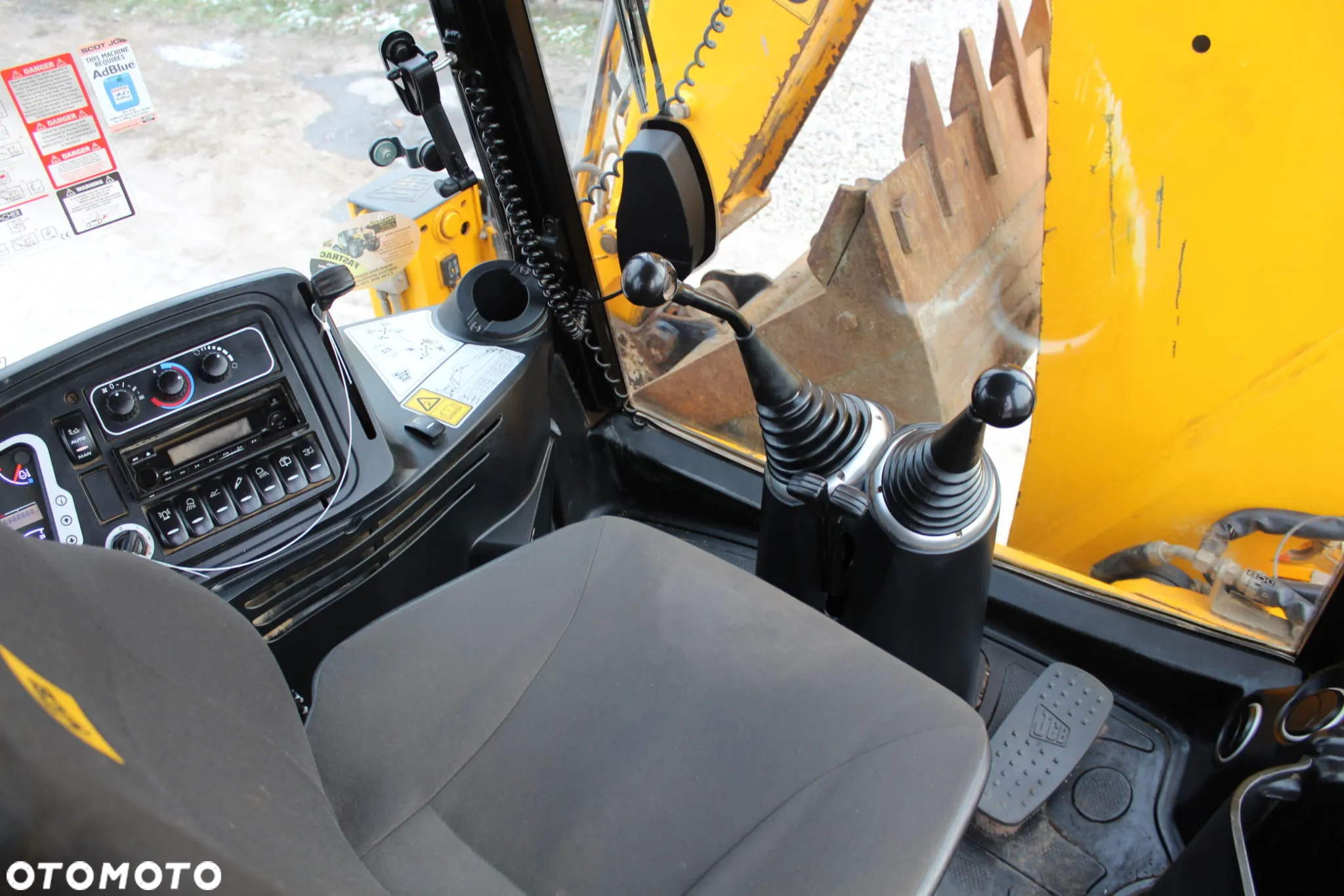 JCB 3CX - 13