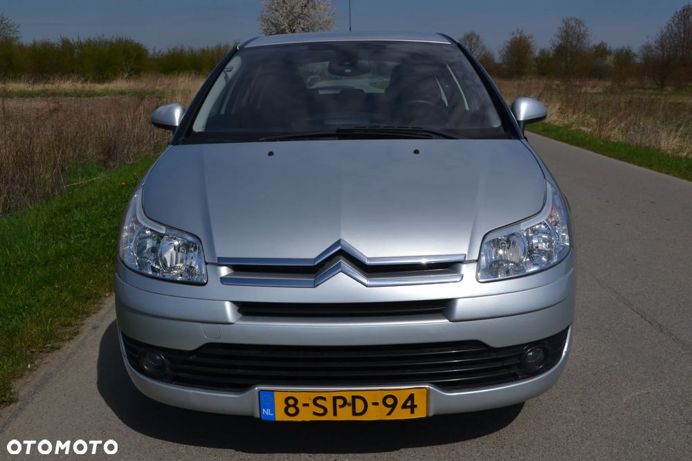 Citroën C4 1.4 16V Style - 23