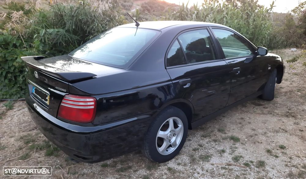 Honda Accord 1.8 LS TA - 2