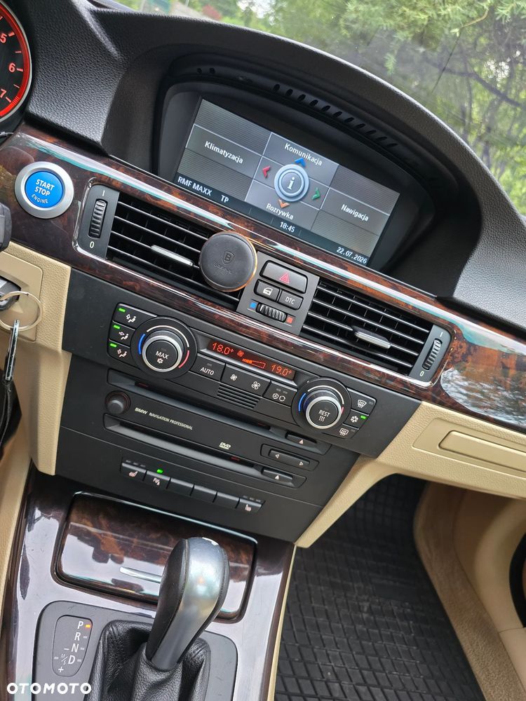 BMW Seria 3 325i - 7