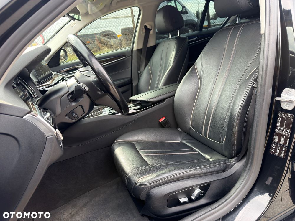 BMW Seria 5 530d xDrive Luxury Line - 7