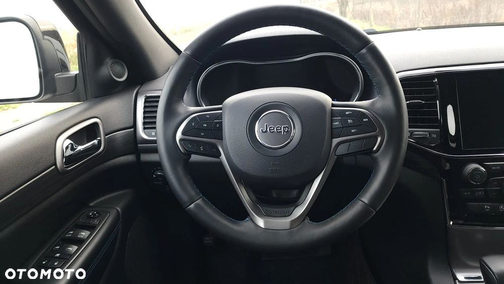 Jeep Grand Cherokee - 18