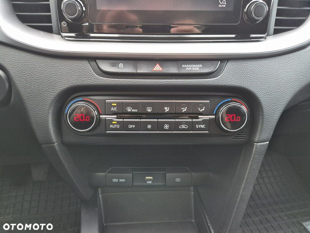 Kia XCeed 1.5 T-GDI M - 14