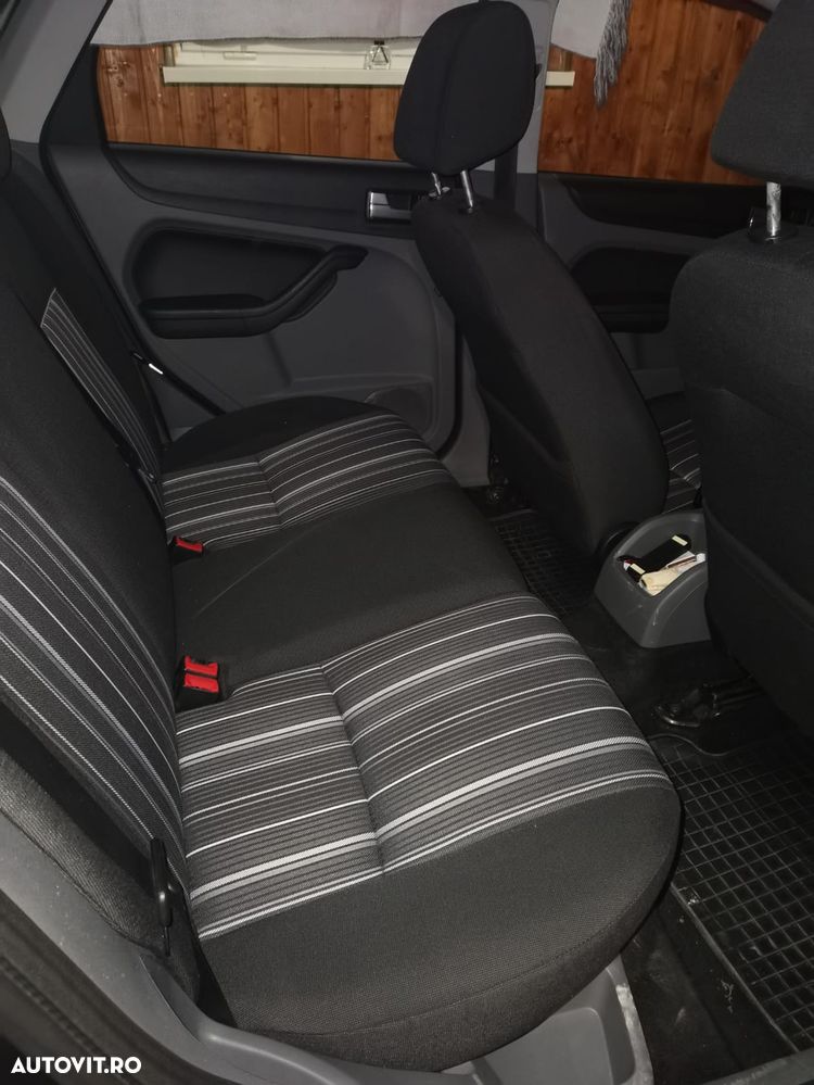 Ford Focus 1.6 TDCi Style - 10