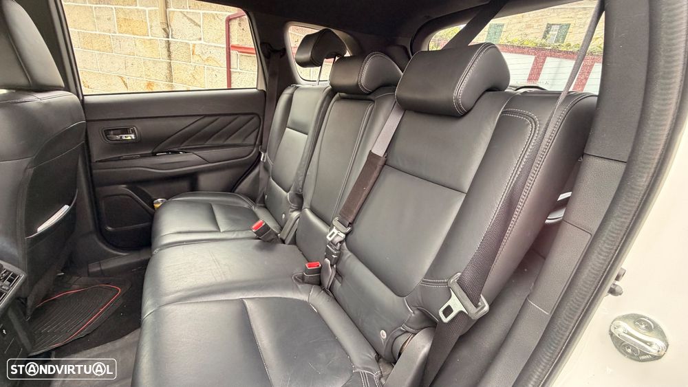 Mitsubishi Outlander - 3