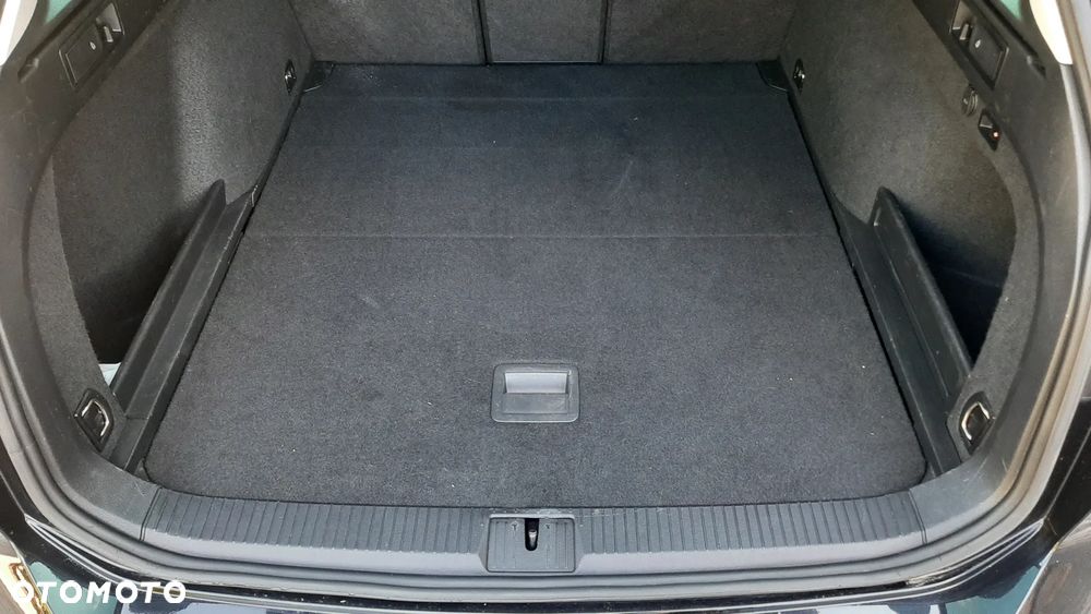Volkswagen Passat 1.6 TDI SCR DSG Business - 12