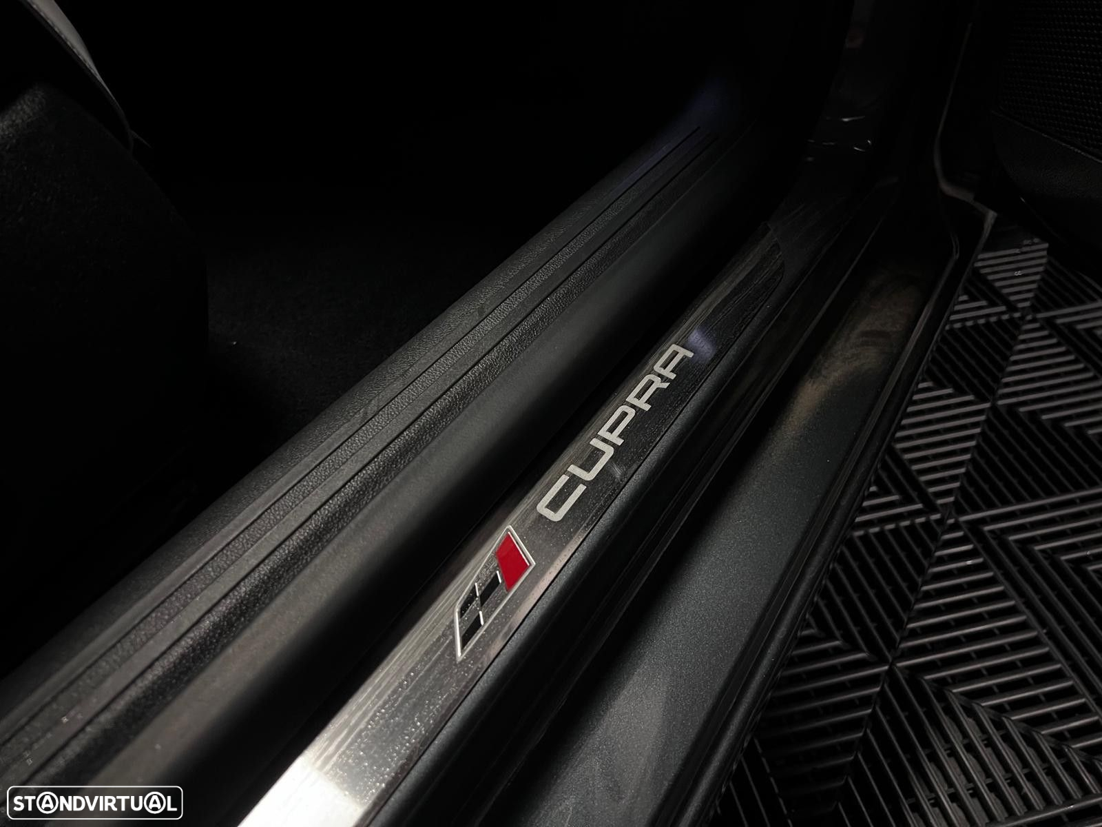 SEAT Leon 2.0 TSI Cupra DSG S/S - 26