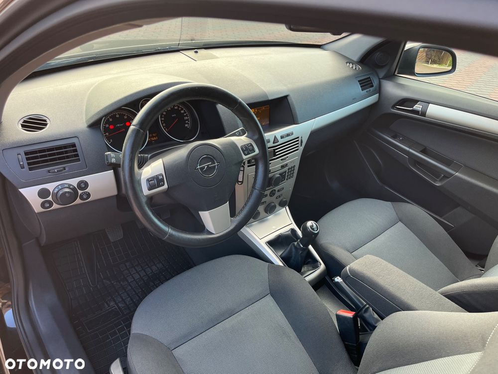 Opel Astra 1.6 Innovation - 17