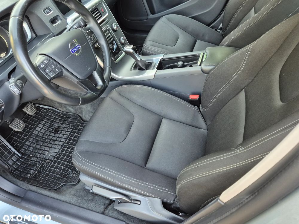 Volvo V60 D2 Drive-E Momentum - 9