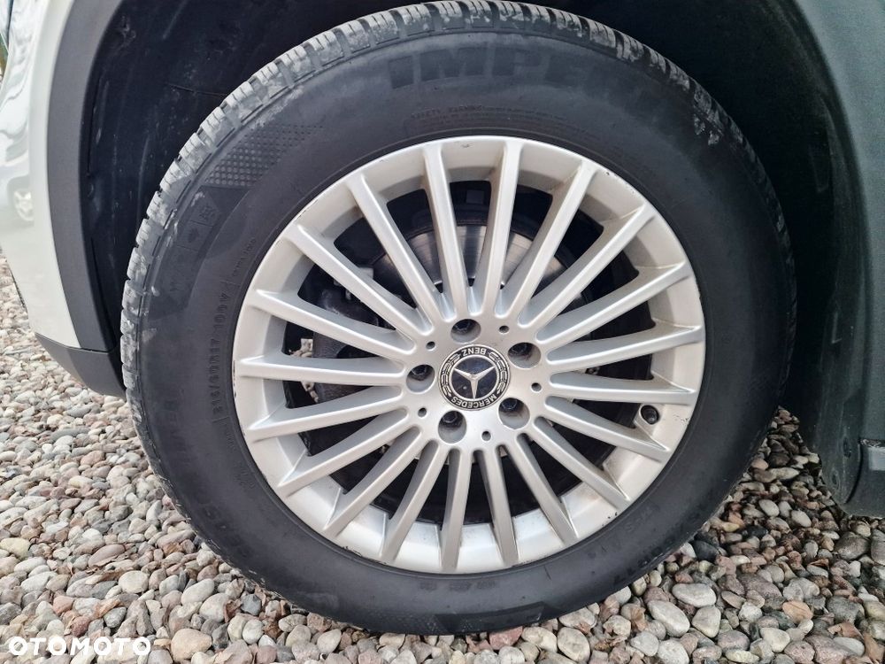 Mercedes-Benz GLA - 21