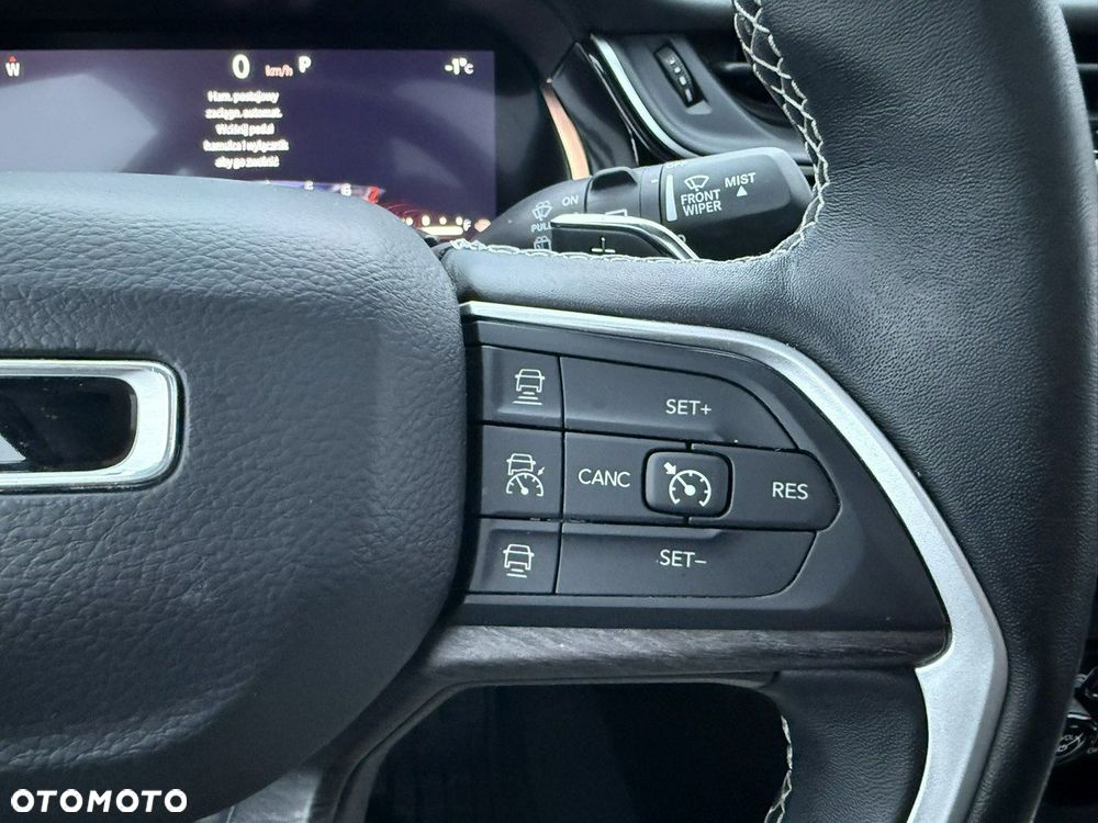 Jeep Grand Cherokee - 36