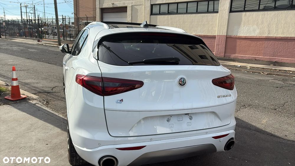 Alfa Romeo Stelvio 2.0 Turbo 16V AT8-Q4 Ti - 10