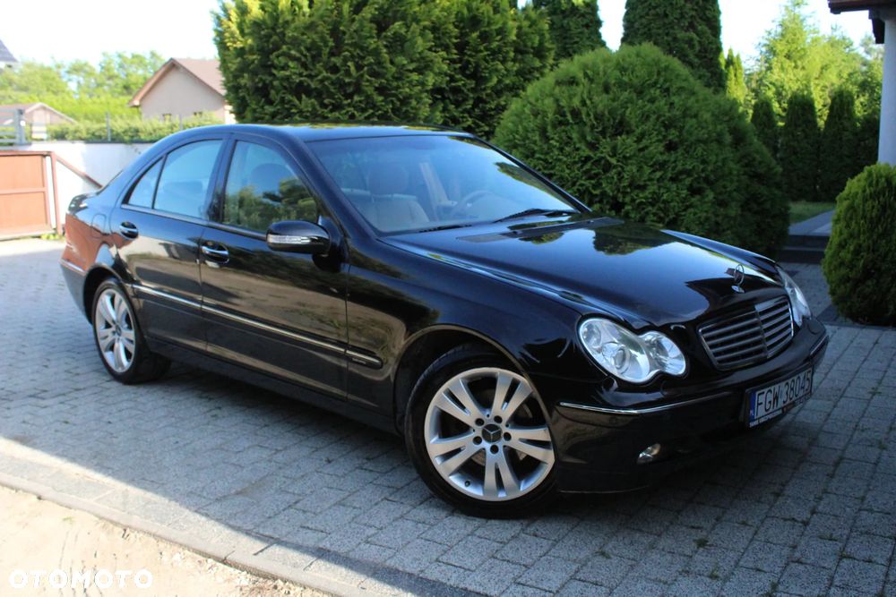 Mercedes-Benz Klasa C 180 Kompressor Elegance Sport Edition - 3