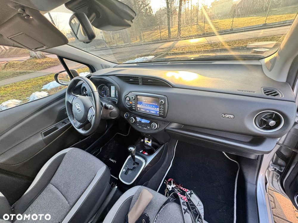 Toyota Yaris 1.5 20th Anniversary CVT - 13