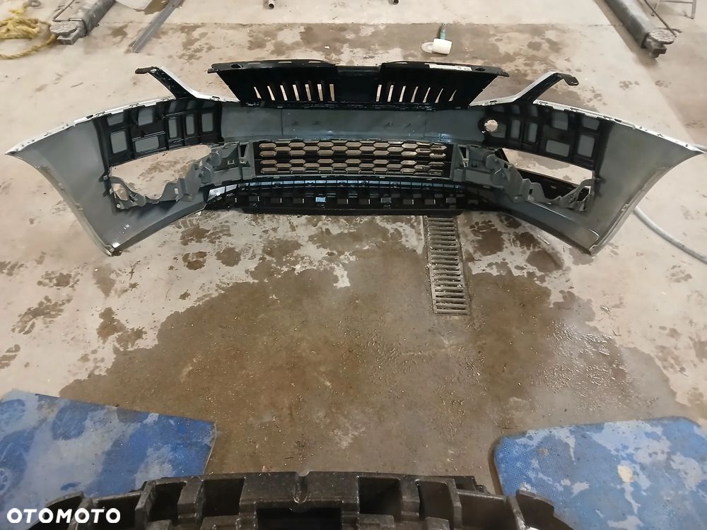 Octavia III 3 Pas przedni belka kompletny maska zderzak LA7W - 7