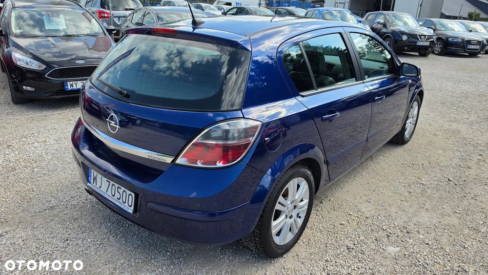 Opel Astra 1.6 T Cosmo - 3