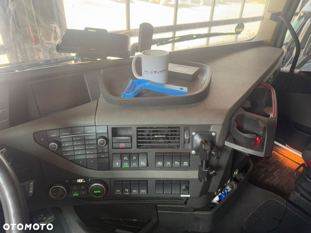 Volvo FH 460 6x2 + żuraw Palfinger PK 27002-SH E + JIB PJ060B | 2016 | 410 000 km | EURO 6 - 16