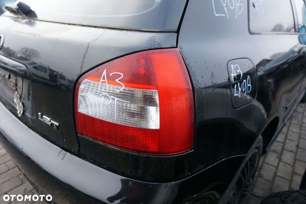 LAMPA TYLNA PRAWA A3 8L1 3D HB  AUDI 1996-2003 - 1
