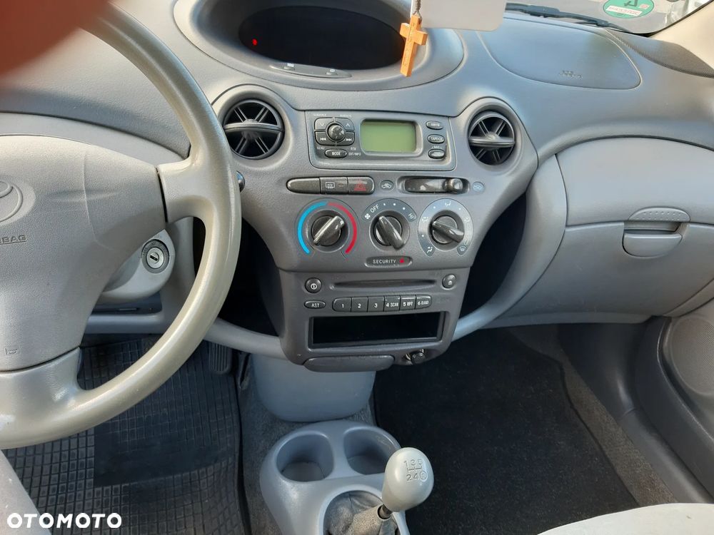 Toyota Yaris - 5