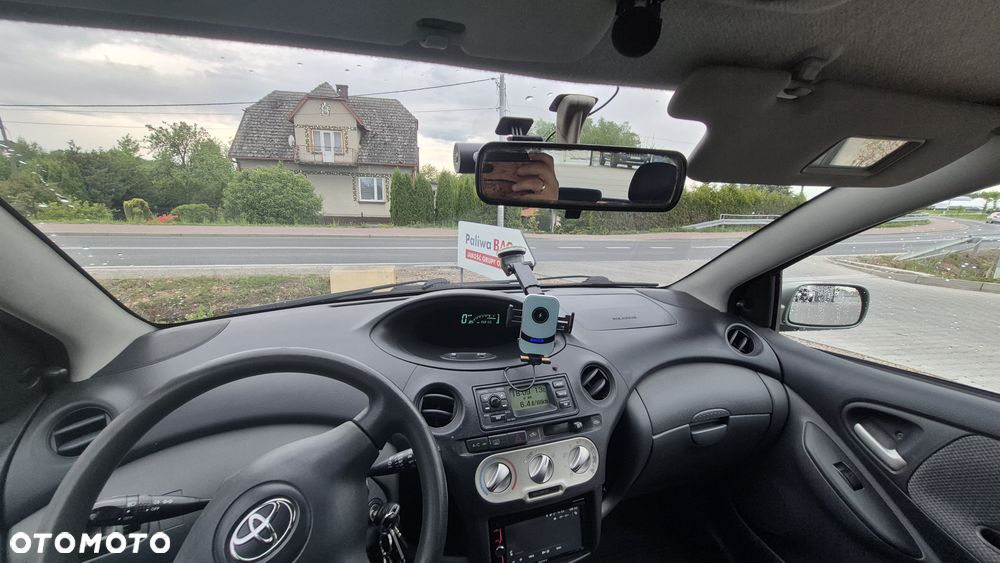 Toyota Yaris 1.0 Base - 15