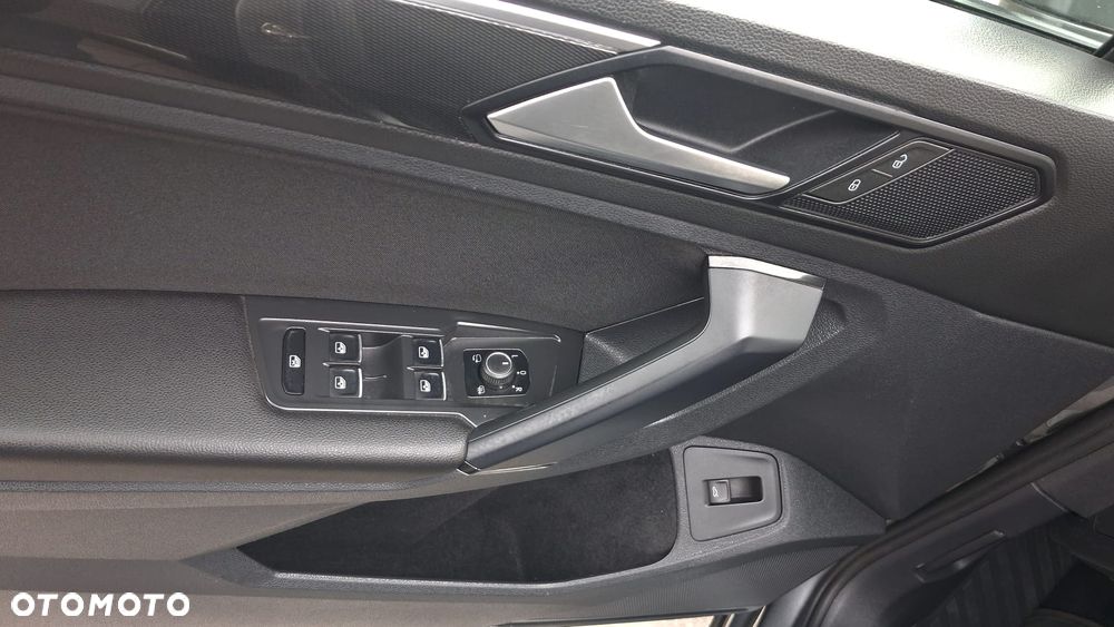 Volkswagen Tiguan 2.0 TDI SCR 4MOTION DSG URBAN SPORT - 28