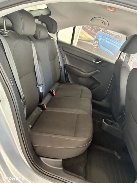 Skoda RAPID 1.2 TSI Ambition - 16