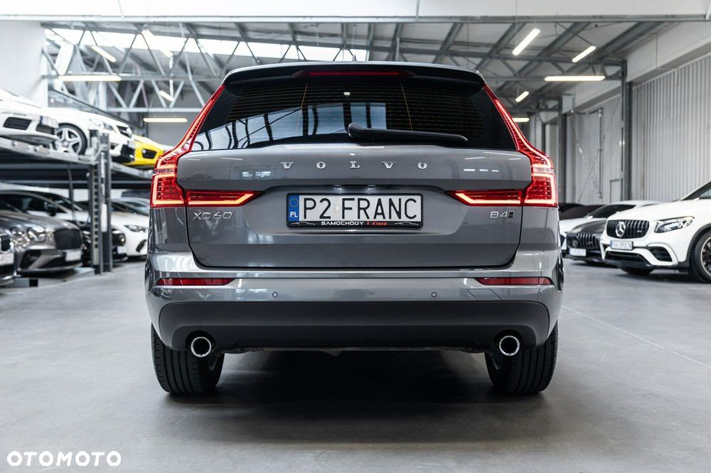Volvo XC 60 B4 D AWD Geartronic Momentum - 9