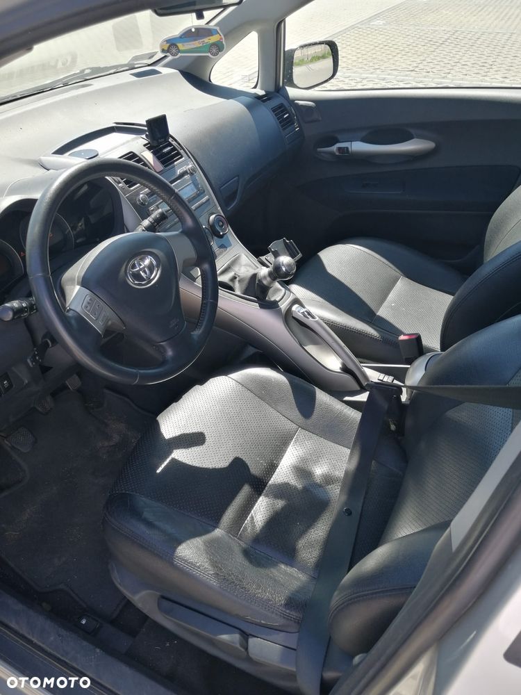 Toyota Auris 1.4 D-4D - 3
