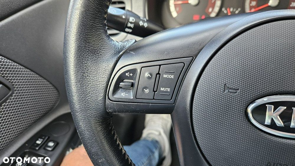 Kia Rio 1.4 Spirit - 29