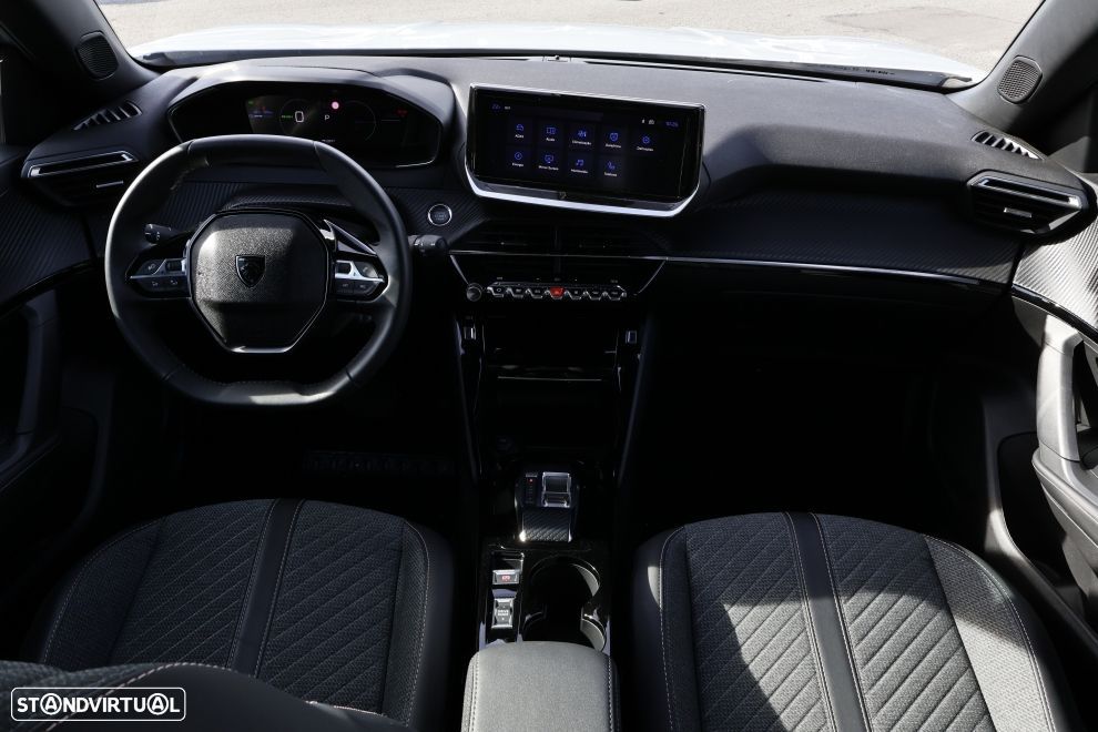 Peugeot e-2008 Allure - 11