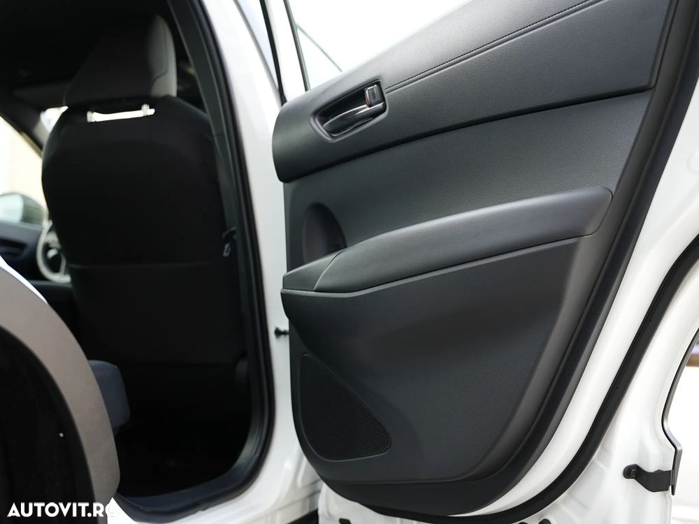 Toyota Corolla Cross - 13